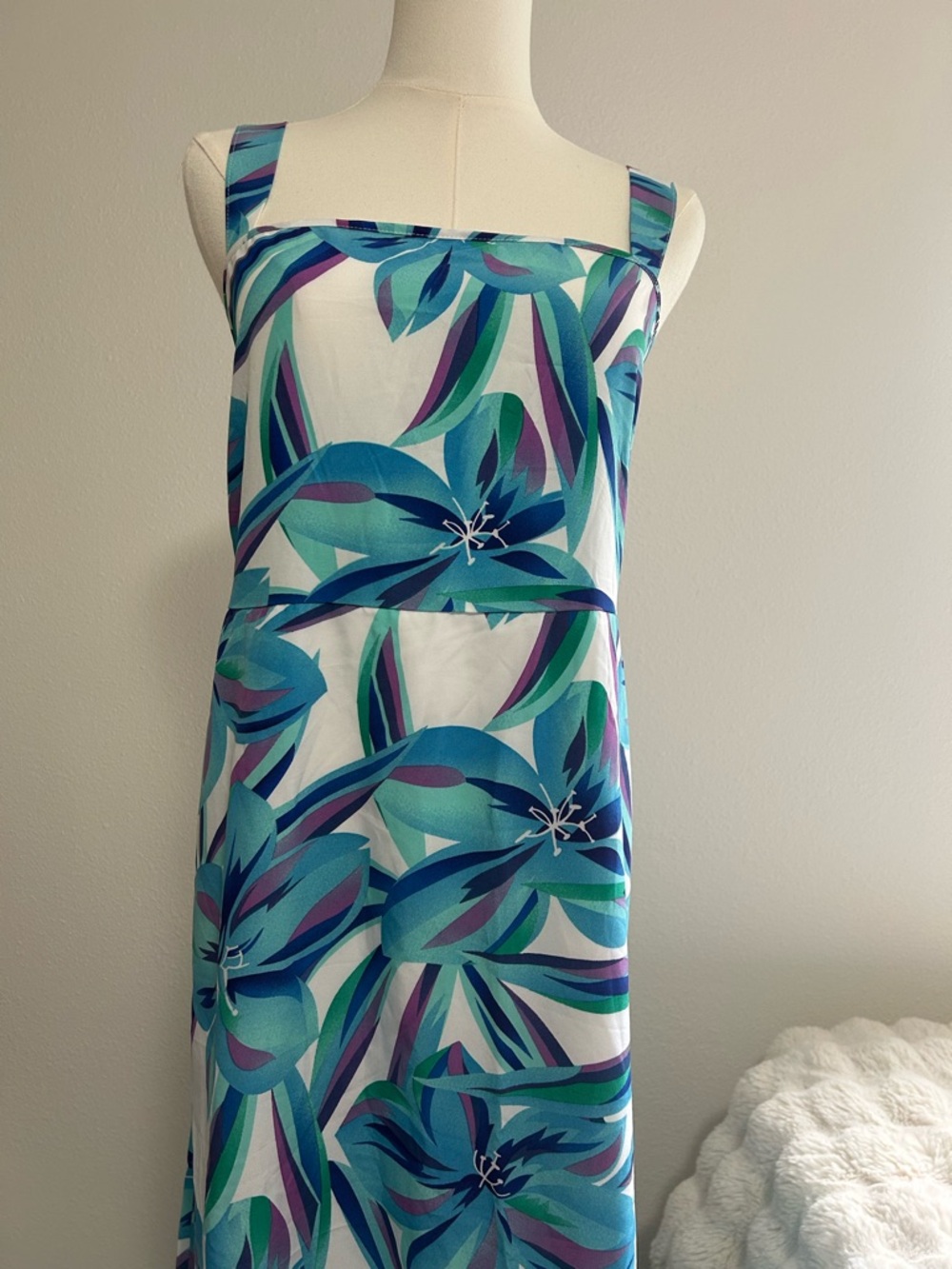 Bloomchic Multicolor Patterned Dress - Picture 3 of 9